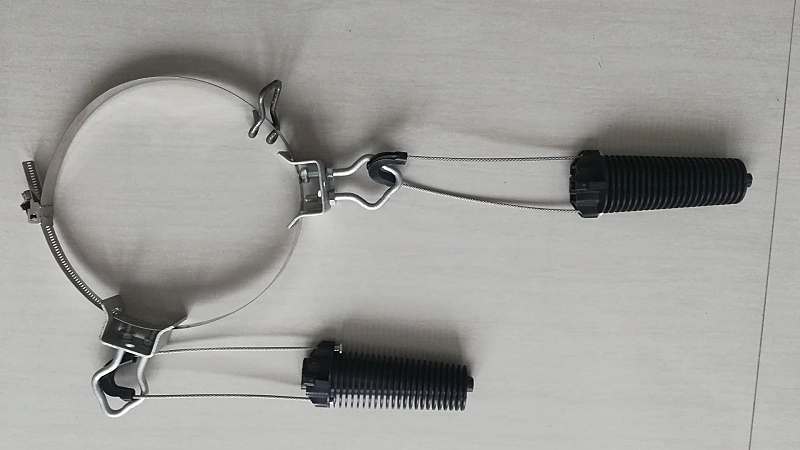 instalación de cable de fibra óptica aéreo aro de abrazadera