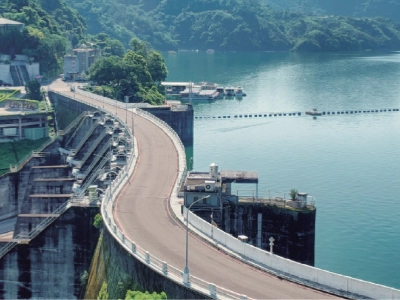 underwater fiber cable installed in lake